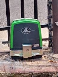 Centurion Gate Motor Full Kit D3 SMART Incl Base Rack Anti-Theft Brk - Back View